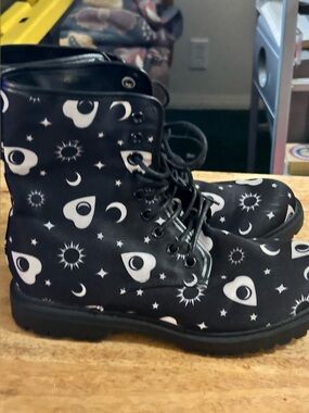 Black Galaxy & Ouija-Inspired Lace-Up Combat Boots w7